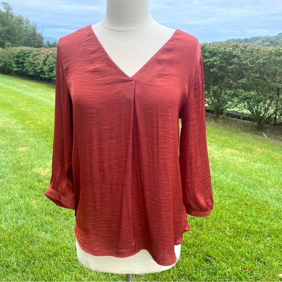 GAP Factory Tierra Red 3/4 Sleeve Blouse - Picture 2 of 15